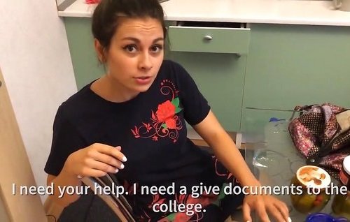 Принесла с села консервы от бабушки и слопали с братом перед сексом.