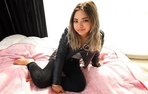 Малая португальская телочка делает шикарный кастинг на свое восемнадцатилетие.