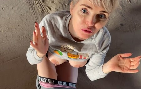 Заебали таксиста зайцем ездить, не берет телефон за проезд, везет на стройку натурой отрабатывать.