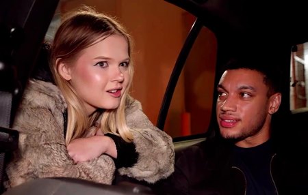 Дерзкая молоденькая путана не спиздела обещая жесткий трах который его удивит.