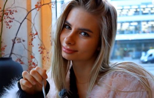 Ксения в восторге от траха её тугой киски и радуется что скоро станет моделью.